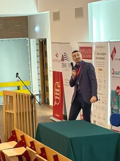 Adam Rogacki jako prelegent podczas kongresu w Gliwicach